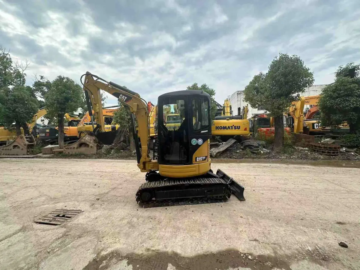 Used Caterpillar 303 Mini Excavator photo 1