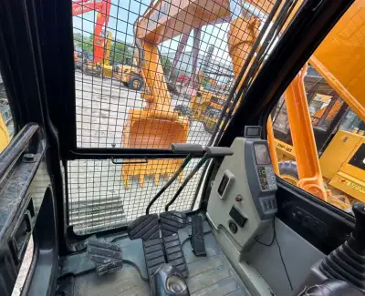 Used Hyundai 305LC-7 Excavator photo 9