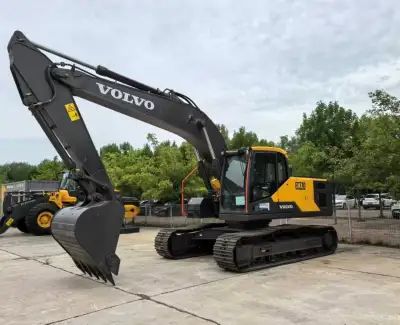 Used Volvo 220 Excavator photo 2