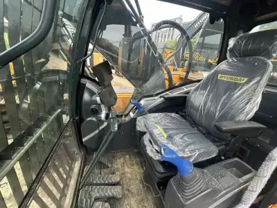 Used Hyundai 305LC-9T Excavator photo 3