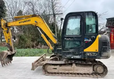 Used Hyundai 60-7 Mini Excavator photo 9