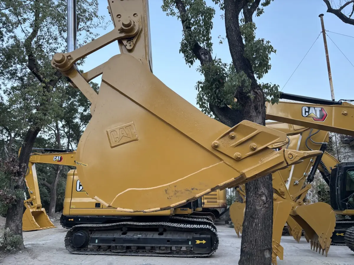 Used Caterpillar 320 Excavator photo 1