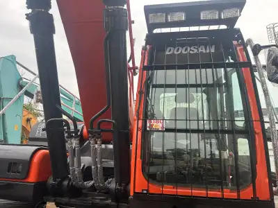 Used Doosan 340 Excavator photo 2