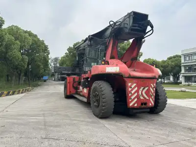 Used Kalmar 45Ton Reach Stacker photo 4