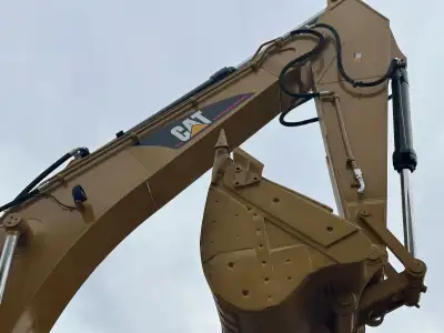 Used Caterpillar 330C Excavator photo 7