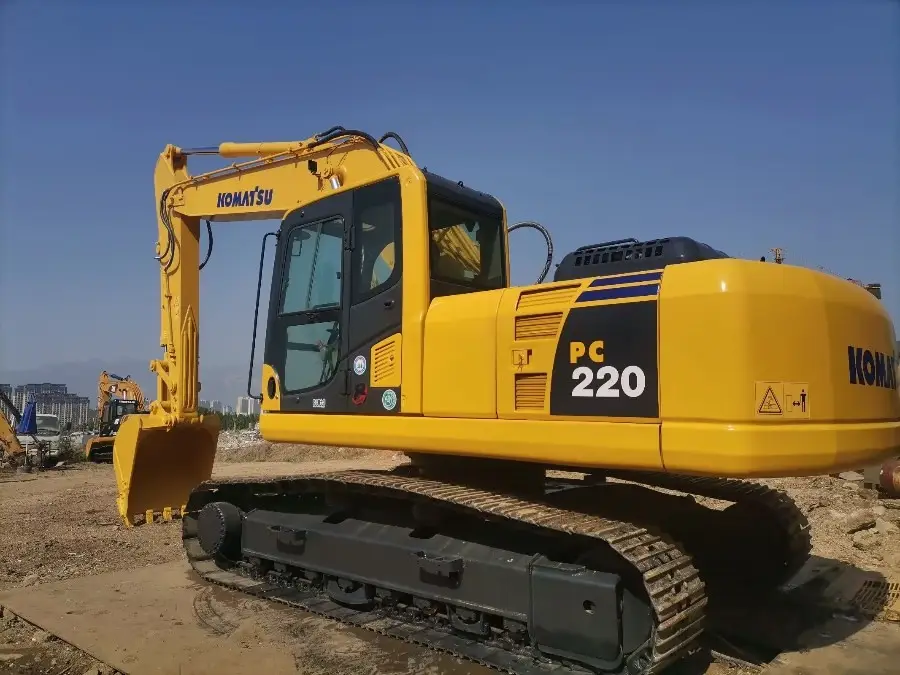Used Komatsu PC220-8 Excavator photo 1