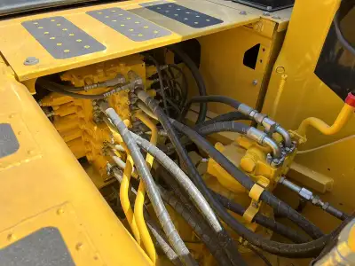 Used Komatsu PC220-8 Excavator photo 9