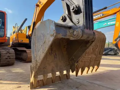 Used Volvo EC200D Excavator photo 3