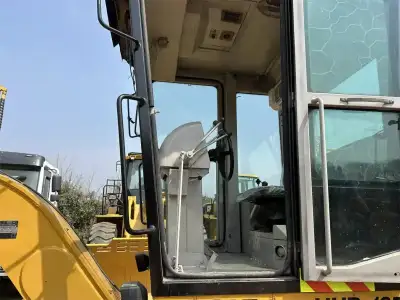 Used Caterpillar 140H Motor Grader photo 9