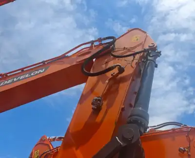 Used Doosan DX400LC Excavator photo 9