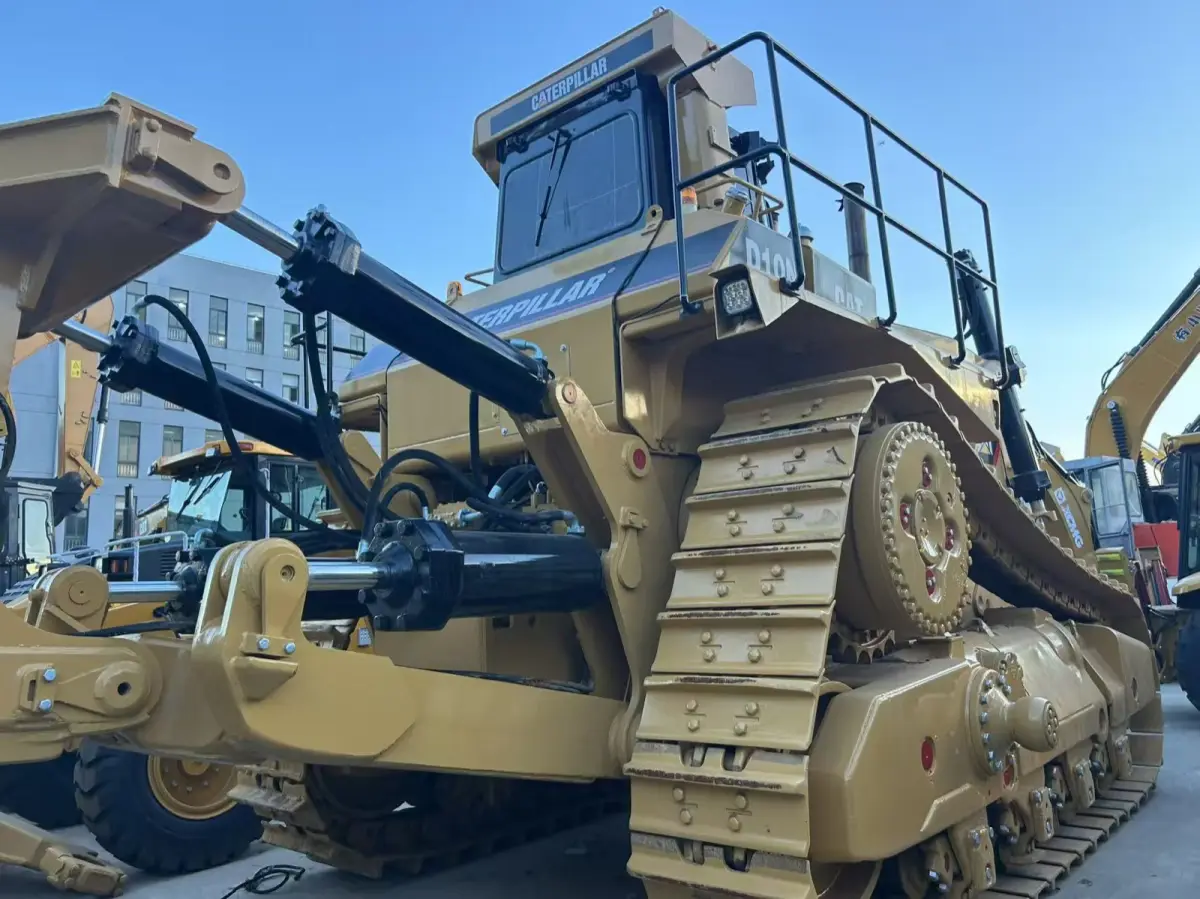 Used Caterpillar D10N Bulldozer photo 1