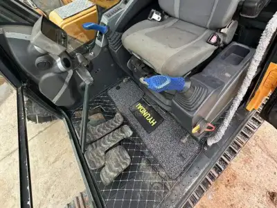 Used Hyundai R220-9S Excavator photo 7