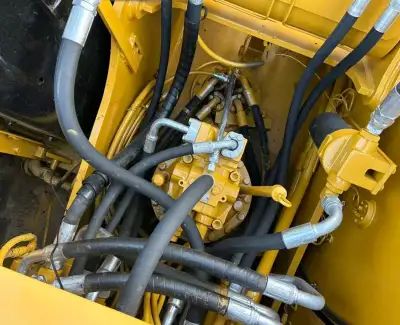 Used Caterpillar 320D Excavator photo 9