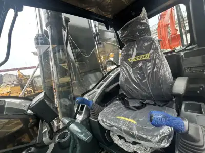Used Hyundai 300LC-9S Excavator photo 6