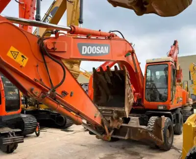 Used Doosan DH210W Excavator photo 8