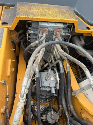 Used Liebherr 920 Excavator photo 5