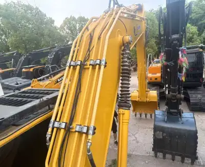 Used Komatsu PC240 Excavator photo 4