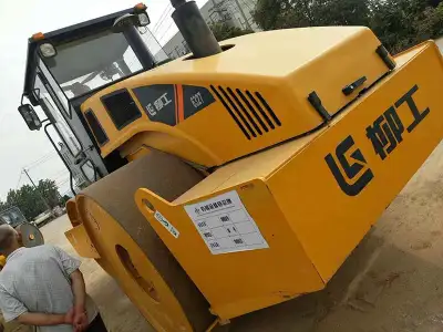 Used LiuGong CLG6327 Road Roller photo 6
