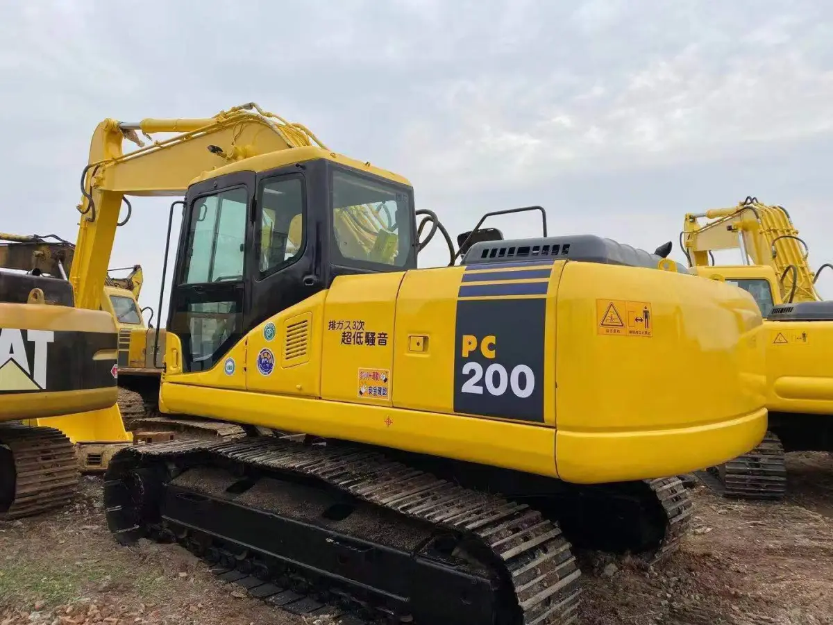 Used Komatsu PC200-7 Excavator photo 1