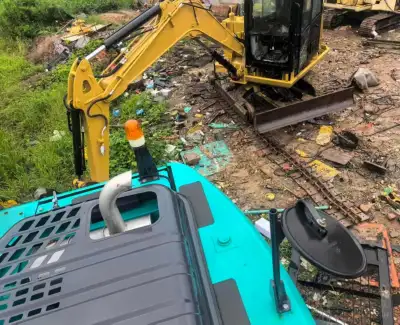 Used Kobelco SK210 Excavator photo 2