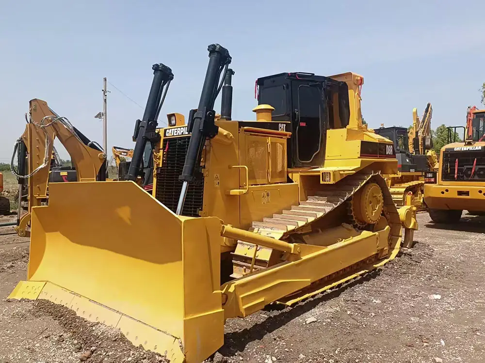 Used Caterpillar D8R Bulldozer photo 1