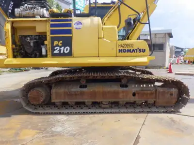 Used Komatsu PC210-11 Excavator photo 7