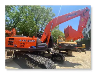 Used Hitachi 200 Excavator photo 3