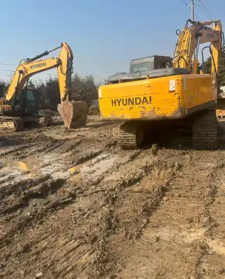 Used Hyundai R215-7 Excavator photo 2