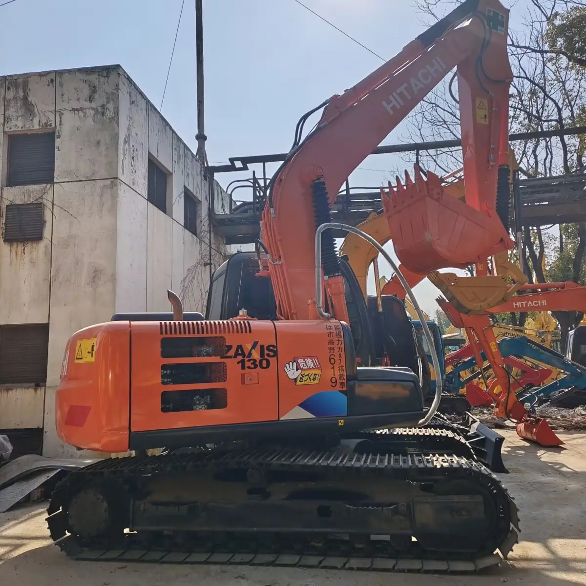 Used Hitachi 130 Excavator photo 1