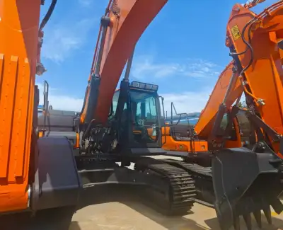 Used Doosan DX400LC Excavator photo 6