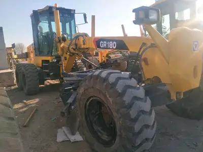 Used XCMG GR180 Motor Grader photo 2