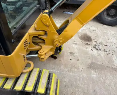 Used CAT 302CR 303CR Mini Excavator photo 4