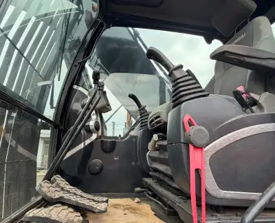 Used Hyundai 220 Excavator photo 8
