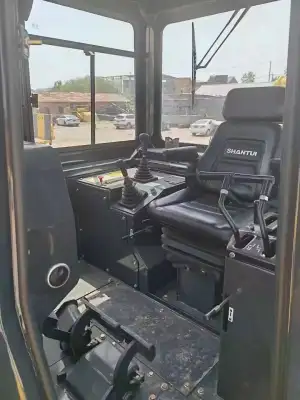 Used Shantui SD32 Bulldozer photo 6