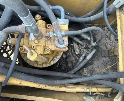 Used Caterpillar 320D Excavator photo 9
