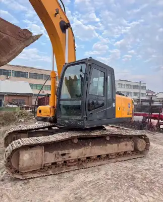Used Hyundai 225LC-7 Excavator photo 3