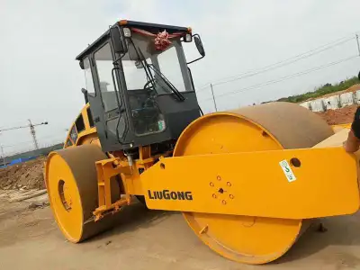 Used LiuGong CLG6327 Road Roller photo 2