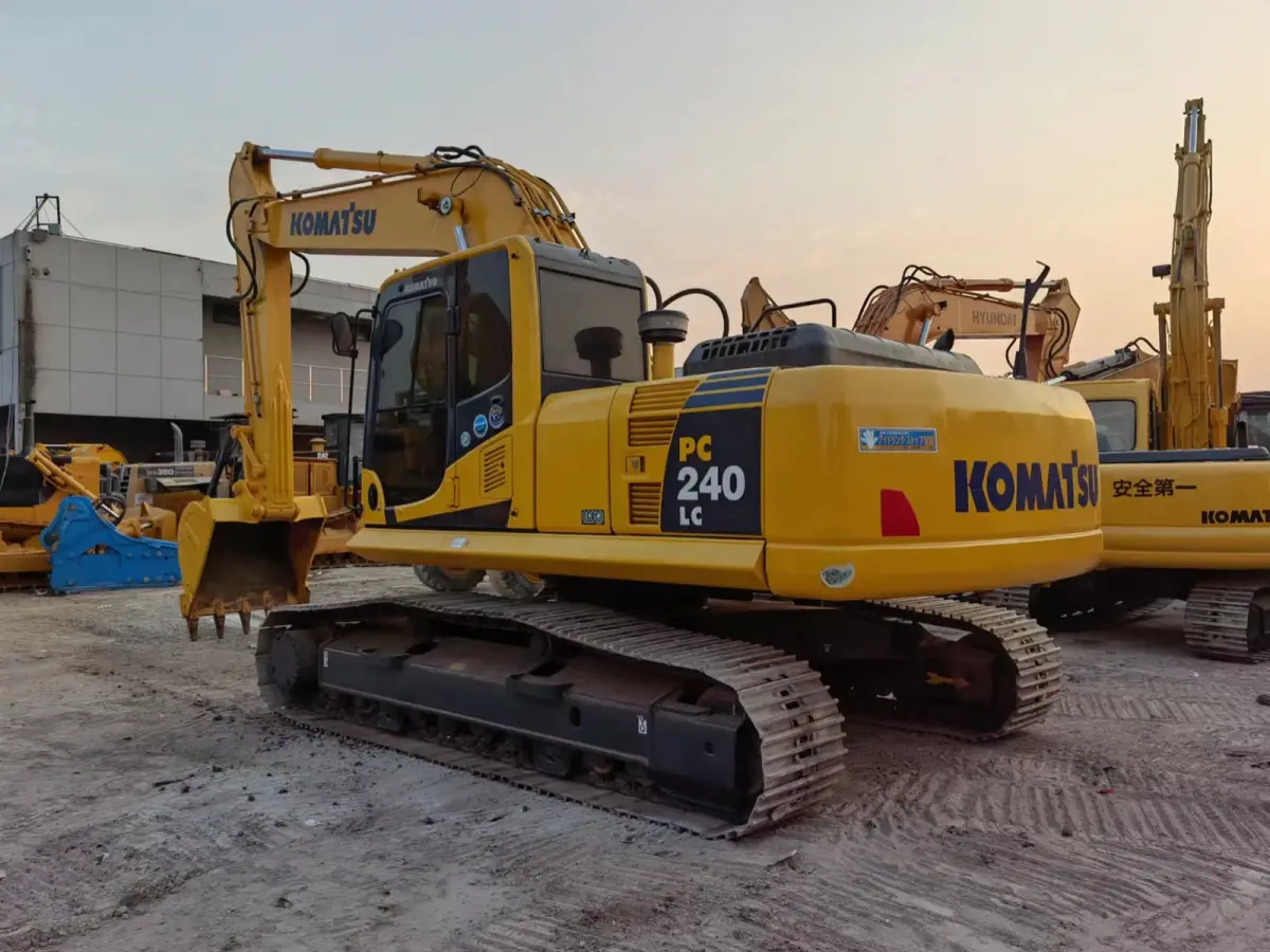 Used Komatsu PC240-8 Excavator photo 1