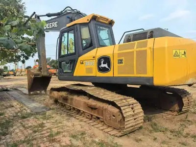Used John Deere 210 Excavator photo 2