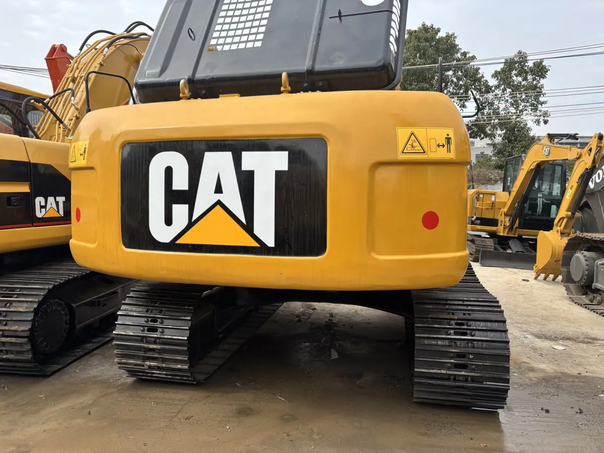 Used Caterpillar 320D2L Excavator photo 1