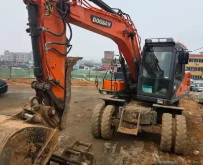 Used Doosan 140 Excavator photo 8