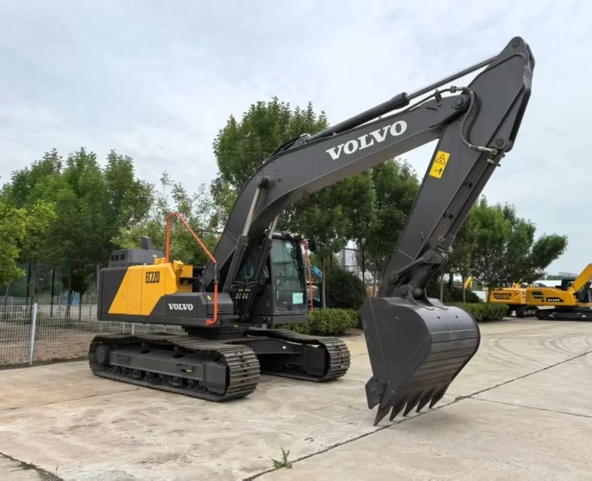 Used Volvo 220 Excavator photo 1