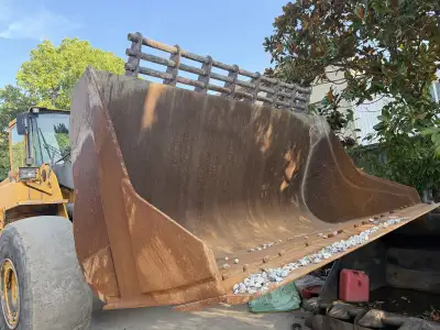 Used Volvo L180E Wheel Loader photo 4