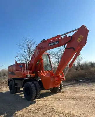 Used Doosan DH150W-7 Excavator photo 2