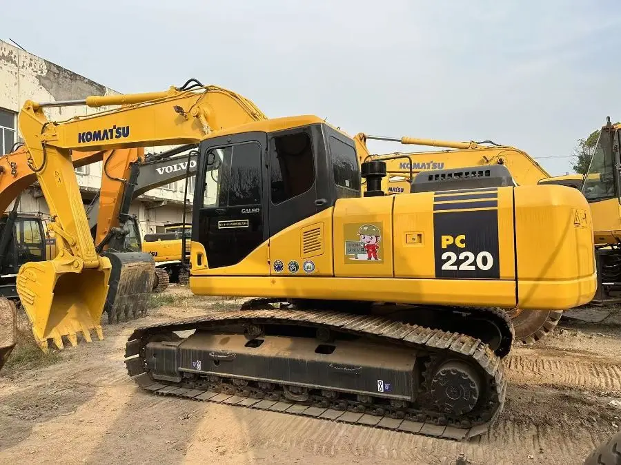 Used Komatsu PC220-7 Excavator photo 1