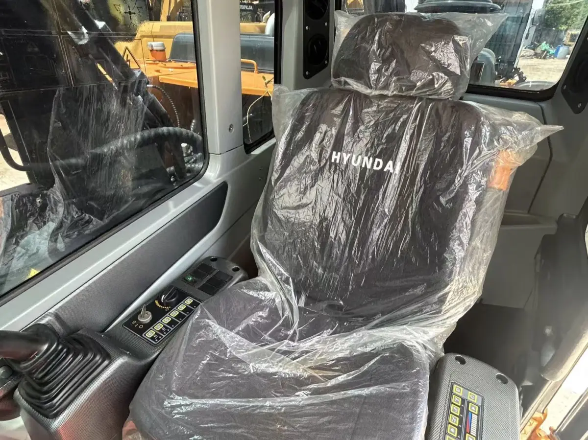 Used Hyundai HX220HD Excavator photo 1