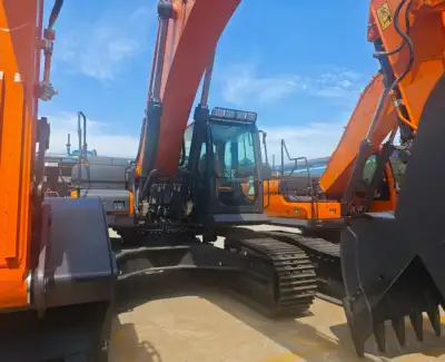Used Doosan DX400LC Excavator photo 7
