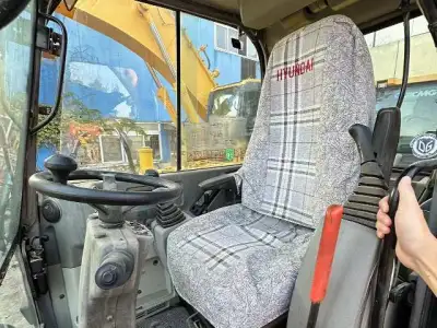Used Hyundai R60W-7 Wheeled Excavator photo 5
