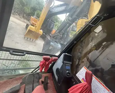 Used Komatsu PC240LC Excavator photo 10