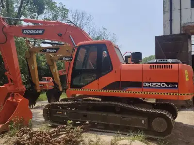 Used Doosan DH220LC Excavator photo 3
